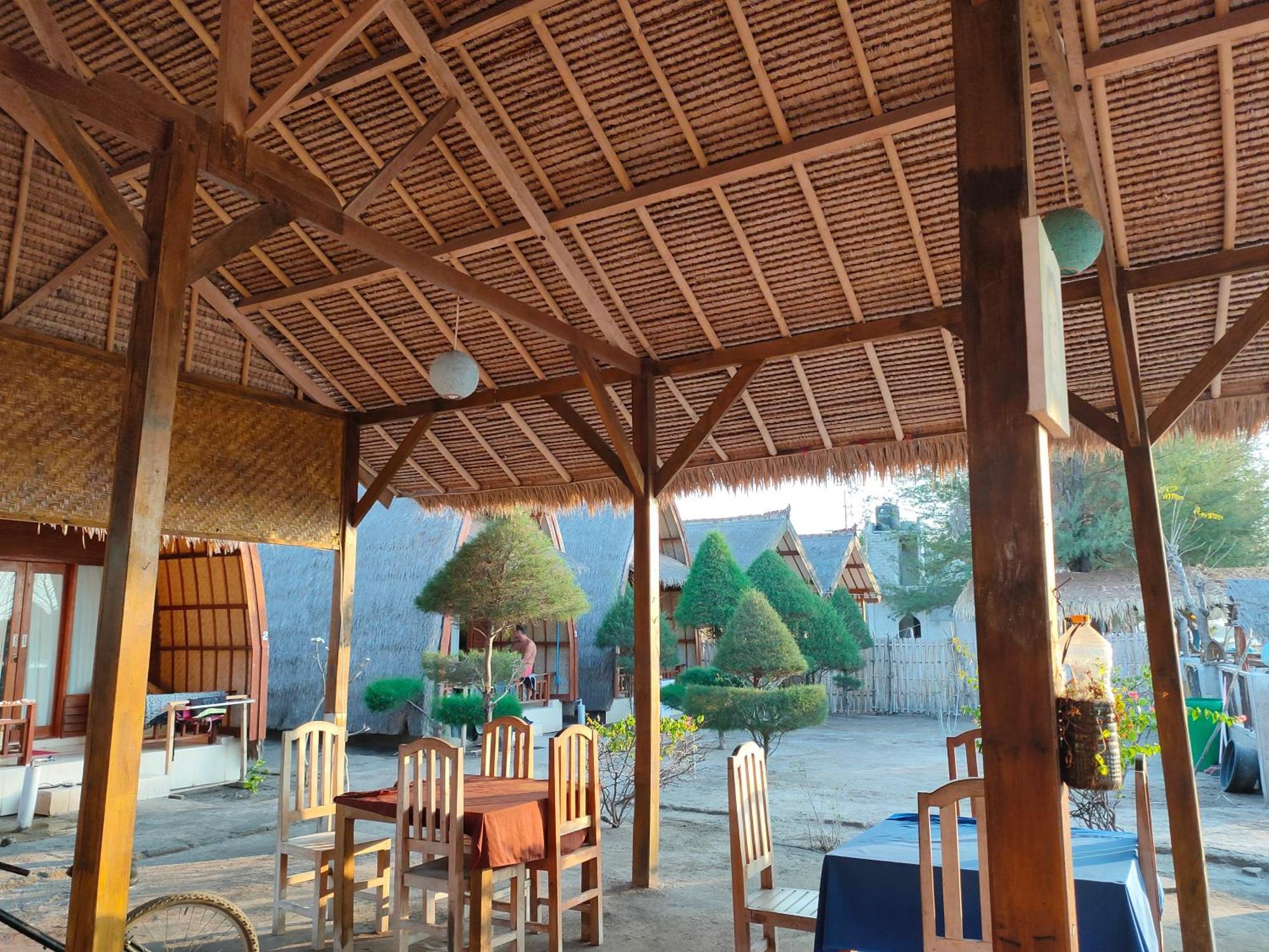 Sunset Beach Bungalow Гілі-Мено Екстер'єр фото