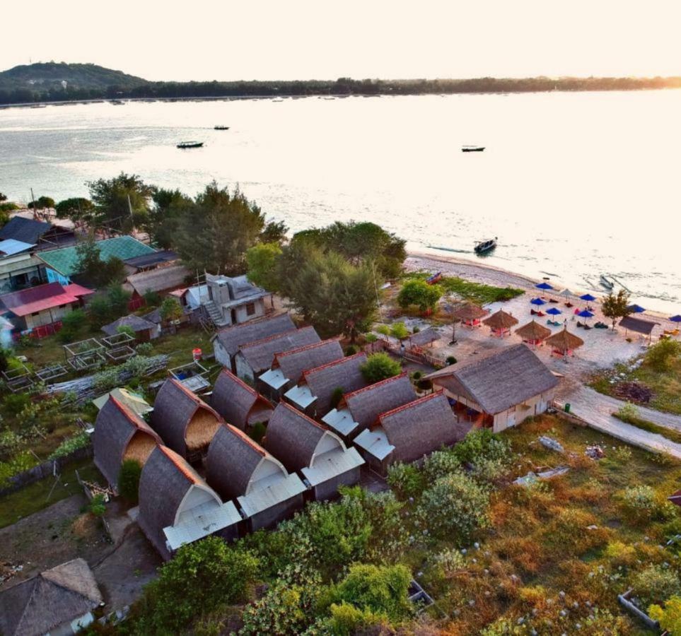 Sunset Beach Bungalow Гілі-Мено Екстер'єр фото