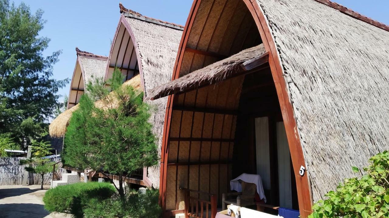 Sunset Beach Bungalow Гілі-Мено Екстер'єр фото