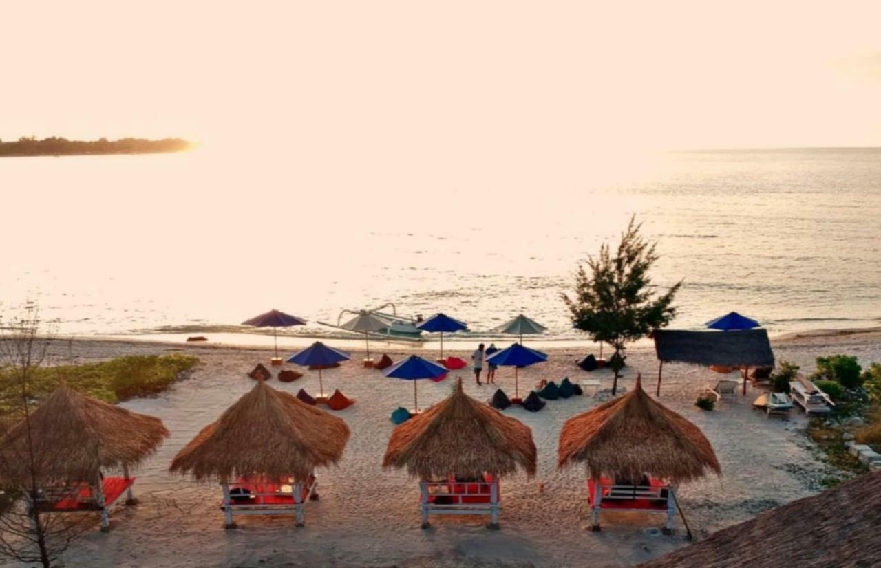 Sunset Beach Bungalow Гілі-Мено Екстер'єр фото