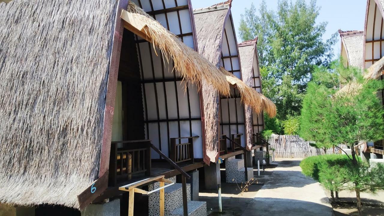 Sunset Beach Bungalow Гілі-Мено Екстер'єр фото