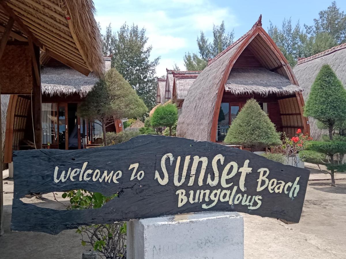 Sunset Beach Bungalow Гілі-Мено Екстер'єр фото